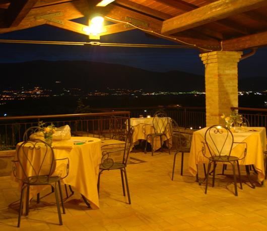 Ristorante con terrazza panoramica Bettona-Umbria