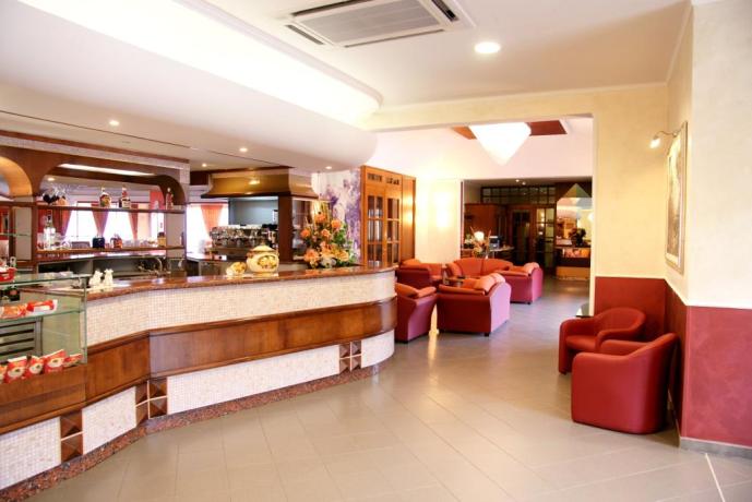 Hotel 4 stelle ad Atena Lucana con Ristorante, Sala Ricevimenti e Giardino esterno