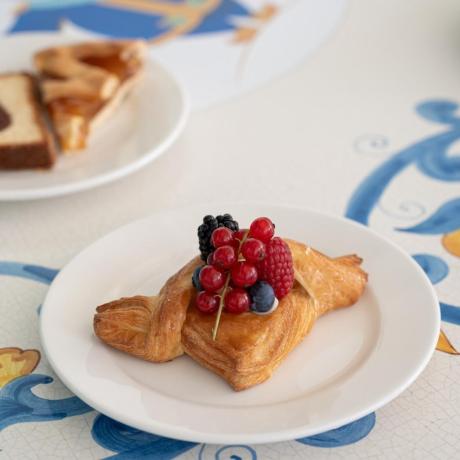 Colazione Buffet con delizie dolci e salate