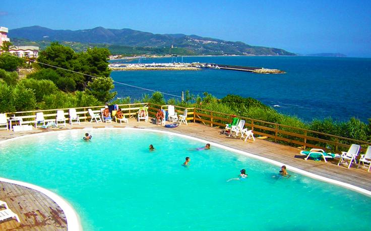 Piscina Panoramica Hotel Il Castello sul Mare CostaCilentana 