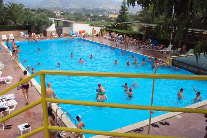 Appartamenti con Piscina a Scalea 