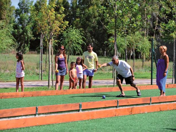 Impianti sportivi:Tennis ì,volley,calcetto,bocce con illuminazione Notturna 