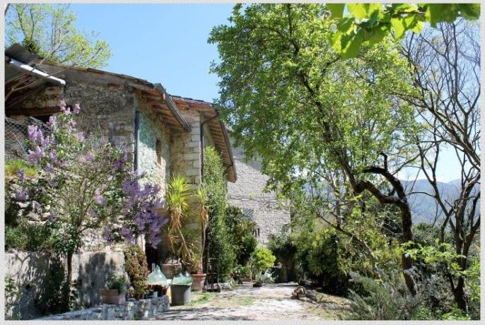 Agriturismo a Scheggino vicino Cascate-delle-Marmore