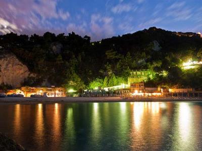 Sirolo by Night, Inexpensive seaview hotels and BB