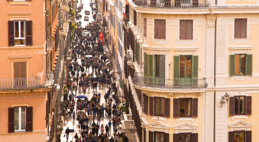 Camere a Roma vicino a Via Condotti