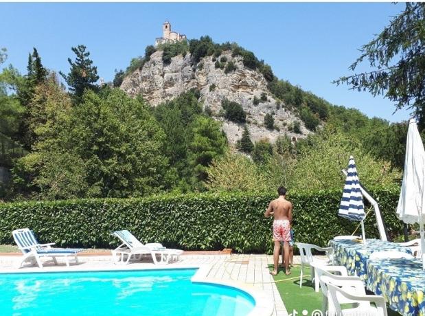 Piscina con Vista Panoramica su Montagna 