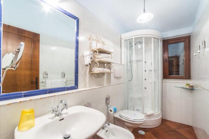 Albergo4stelle con Doccia Idromassaggio-Marina-di-Camerota