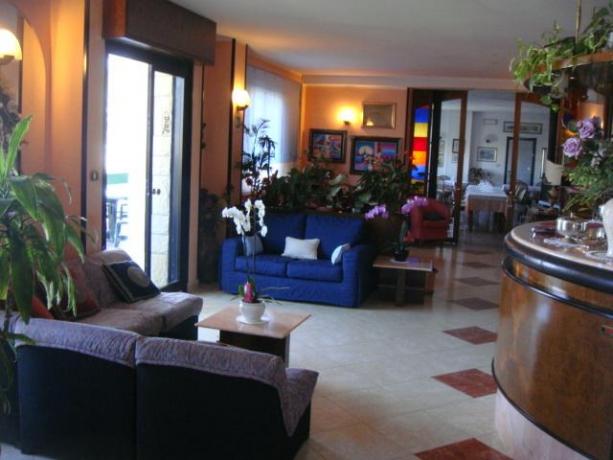 Bar in riva al mare a Rodi Garganico