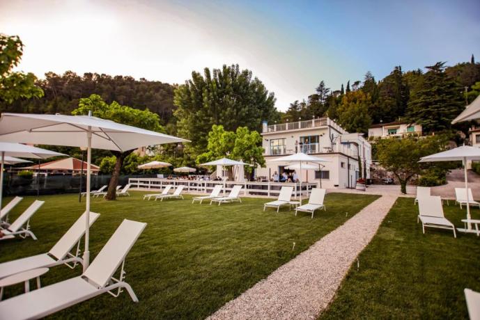 Ristorante Gourmet con spiaggetta sul Lago 