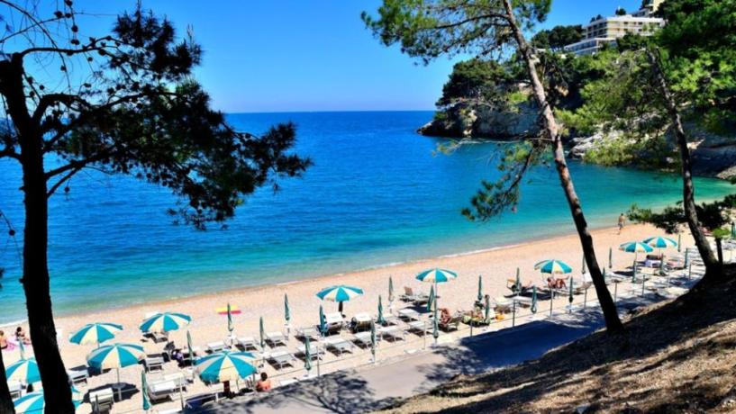 Villaggio Puglia Gargano spiaggia di Sabbia attrezzata 