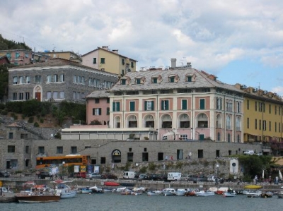 hotels with low prices in Cinque Terre
