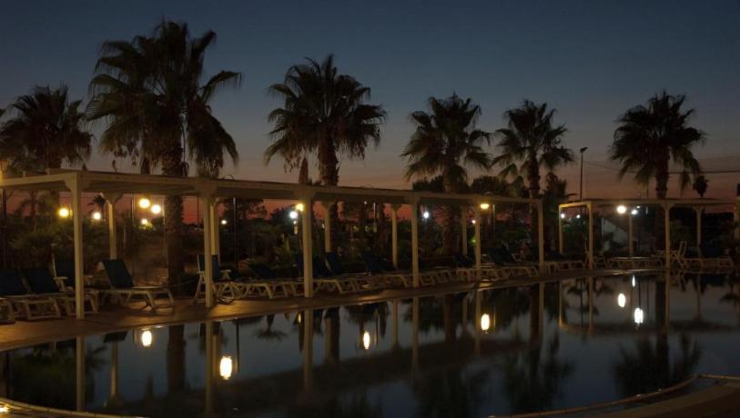 Villaggio in Puglia vicino al mare con Piscina