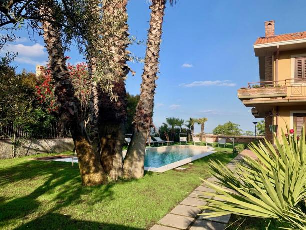 Villa vacanza Trecastagni con giardino piscina con solarium 