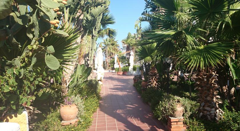 Giardino interno Hotel in Sicilia 