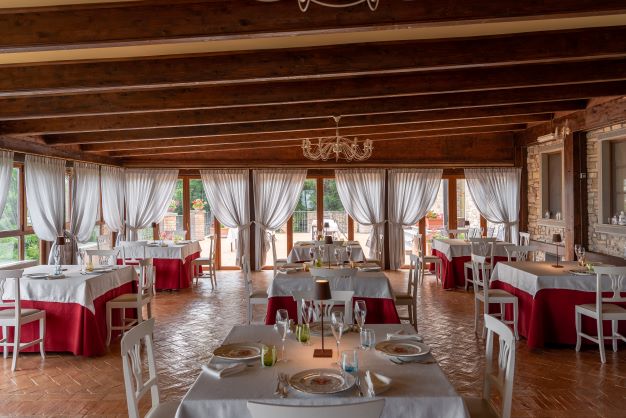 Ristorante Tipico Umbro Relais con Piscina e Spa
