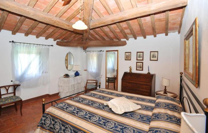 Travatura in legno Romantica appartamento Fiordaliso