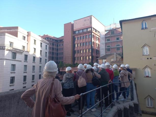 “Un’isola medioevale nel cuore di Genova”: visita con degustazione