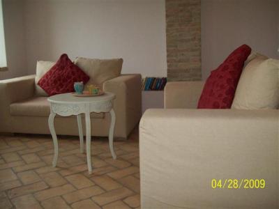 Sala con un'altezza del soffitto ca. 6 metri