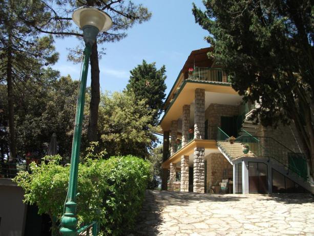 Bed and Breakfast a Corciano con grande giardino