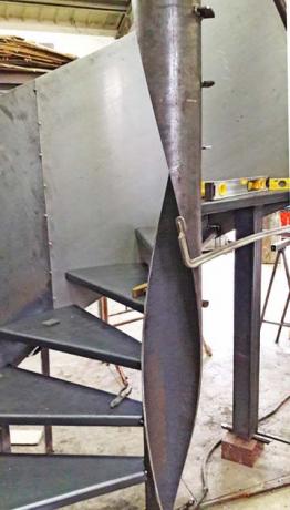 s100 ferro e design