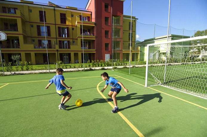 Villaggio con Campi da Calcio a Loano 