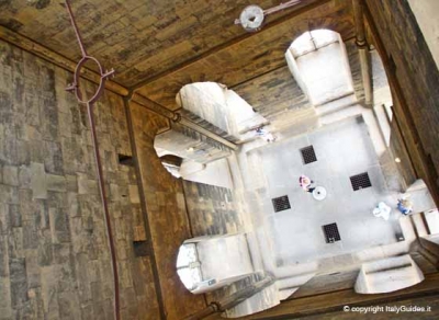 Interno della Torre di Pisa