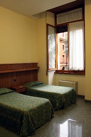 hotel-gruppi-romacentro-vaticano-camere-ristorante-saleconvegni-cappella-pellegrini-studenti