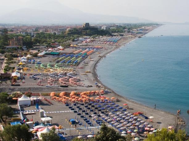 Albergo a scalea vicino al mare ed al centro storico B&B in piccolo hotel Economico