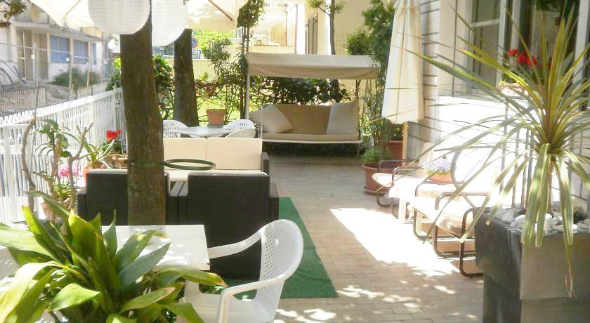 Esterno Albergo a Viserba con WI-FI Gratis