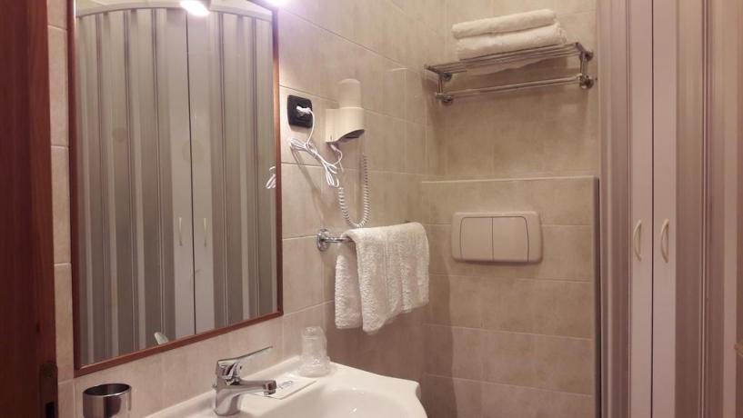 Camera Matrimoniale con Bagno Privato