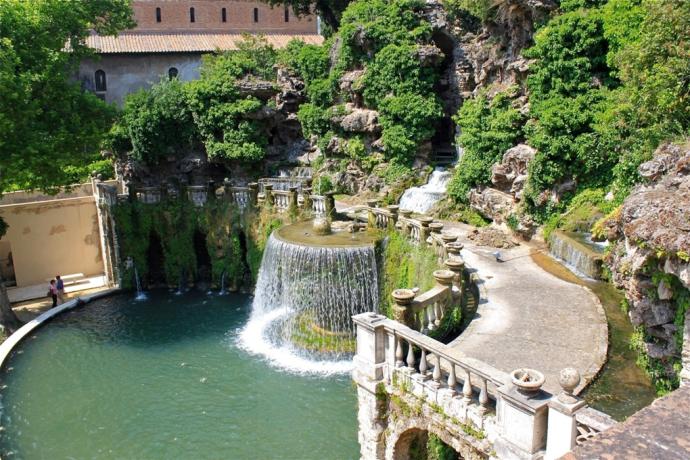 VILLA D'ESTE - Tra storia e leggende e fontane incantate.