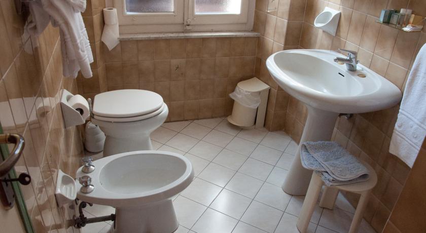 Bagno privato con doccia