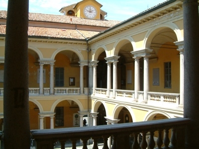 Stay near the University of Pavia