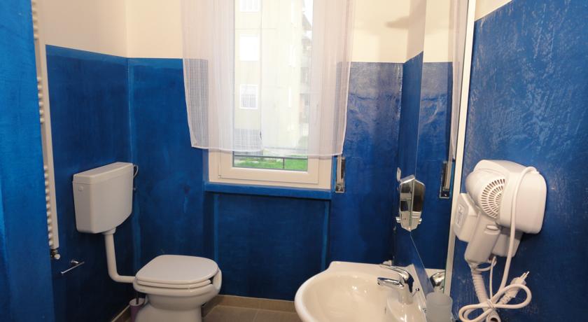 Camere economiche con Bagno vicino centro Pavia