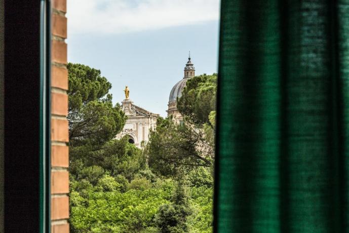 Hotel con camere vista sul Duomo di Santa-Maria-Basilica 