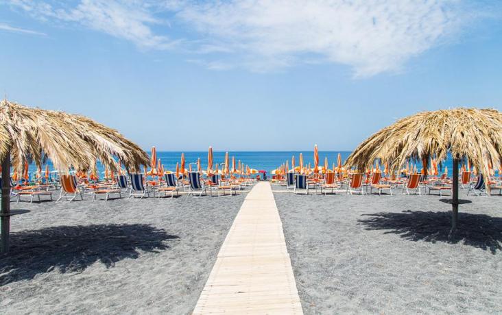 Spiaggia Privata vicino all'Arcella Village in Calabria 