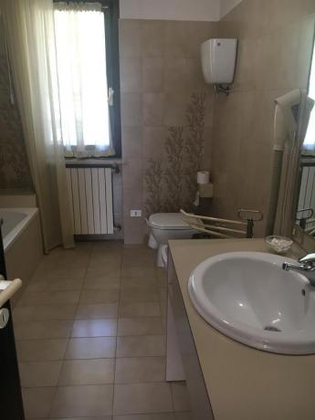 Bagno privato con doccia villa vacanze Perugia