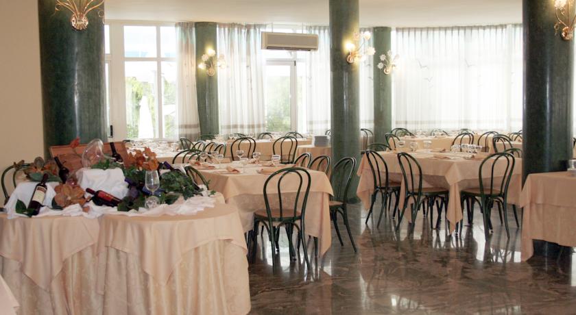 Ristorante fronte Mare in Hotel nel Salento 