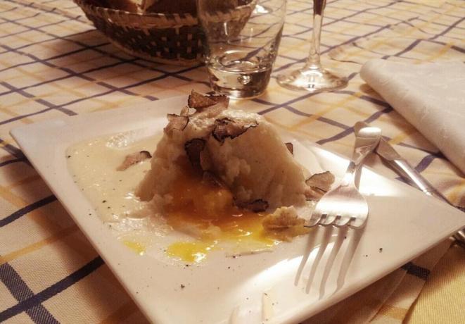 Casolare con cucina tipica Umbra