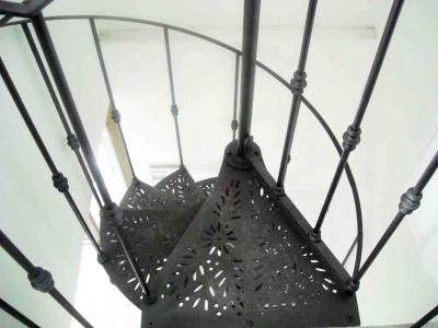 scala chiocciola in ferro pianta tonda