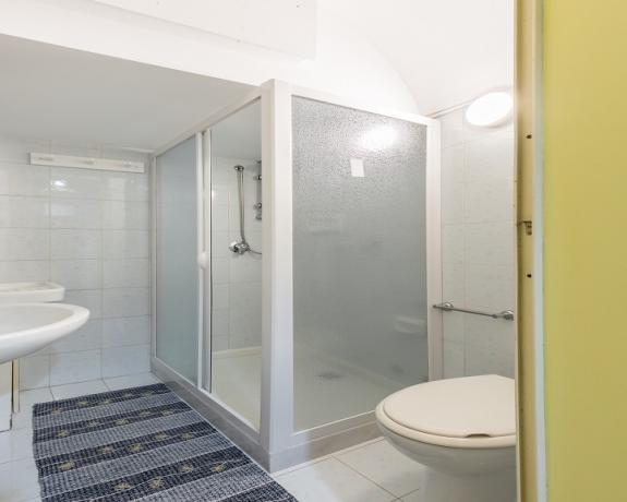 Casa vacanza con bagno privato-box doccia Modica