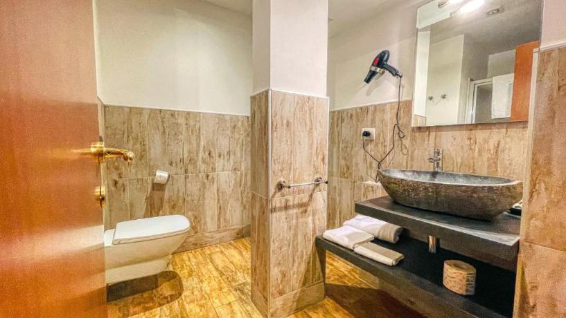 Bagno privato appartamento-vacanze Bardonecchia con biancheria