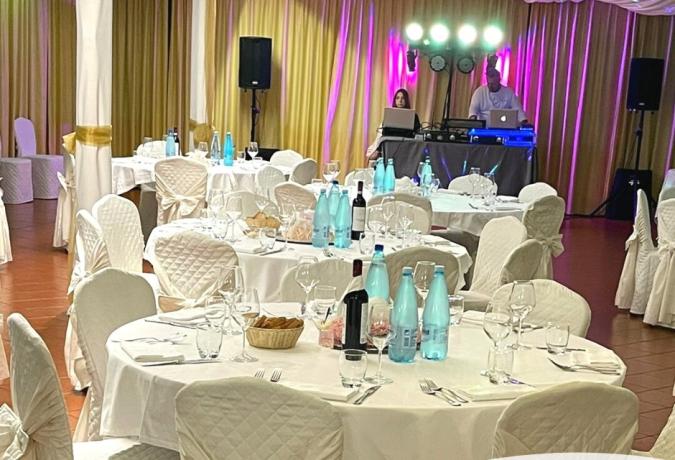 Ristorante con DJ in azione Hotel 3 stelle