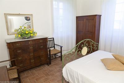 Appartamento Tortora, camera da letto con bagno