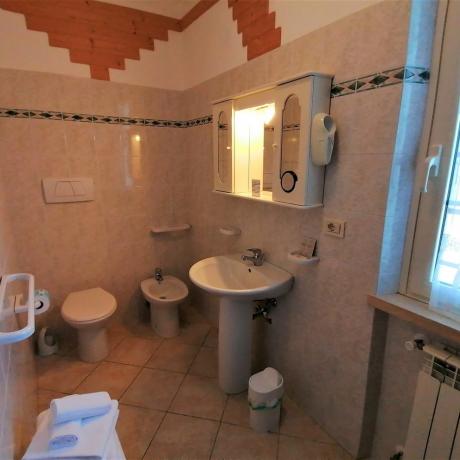 Bagno privato con asciugamani agriturismo Manciano Maremma-Toscana