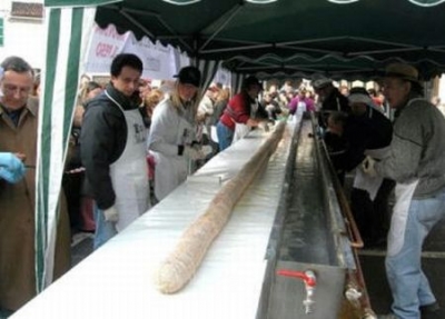 12 metri di bontà a Mede