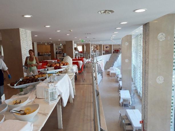 Ristorante servizio-buffet hotel 4 stelle Castellaneta-marina