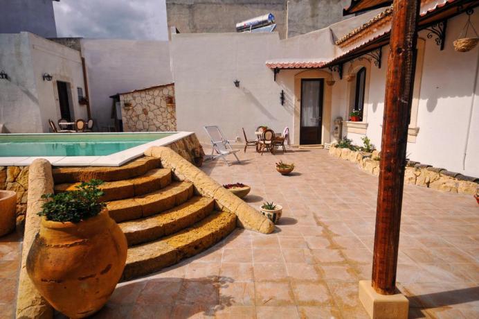 B&B con Piscina vicino alla Spiaggia di Avola