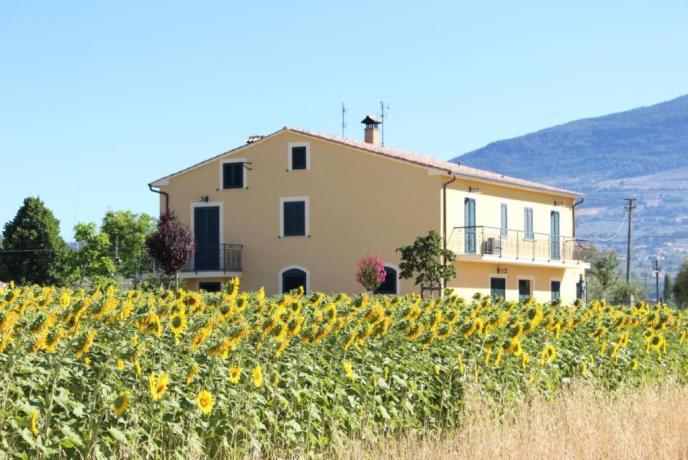 casa vacanze con appartamenti e piscina Assisi 