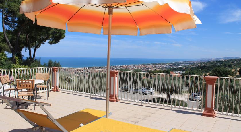 Solarium Panoramico attrezzato in Hotel a Tortoreto 